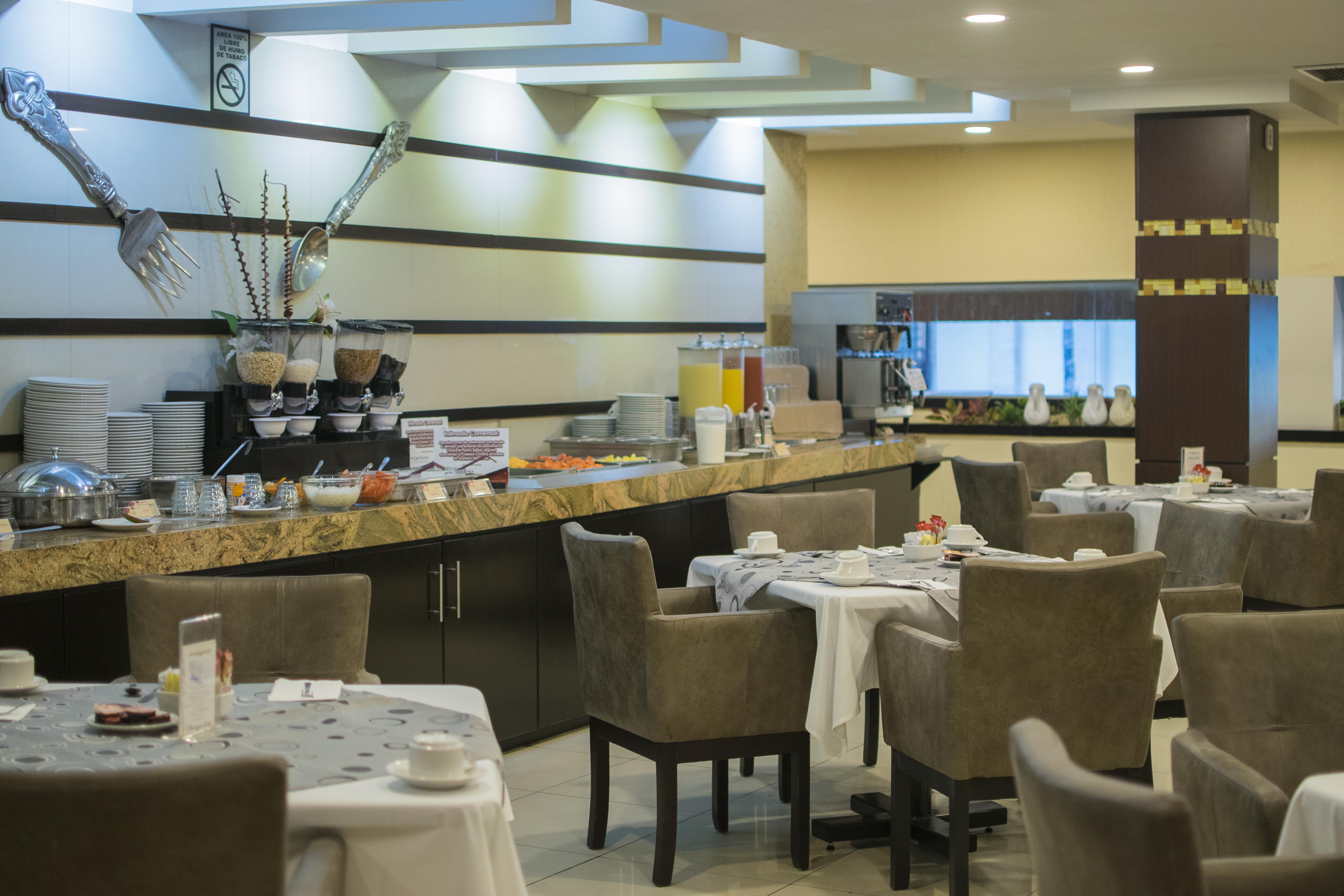 Wyndham Garden Aguascalientes Hotel & Casino Buitenkant foto