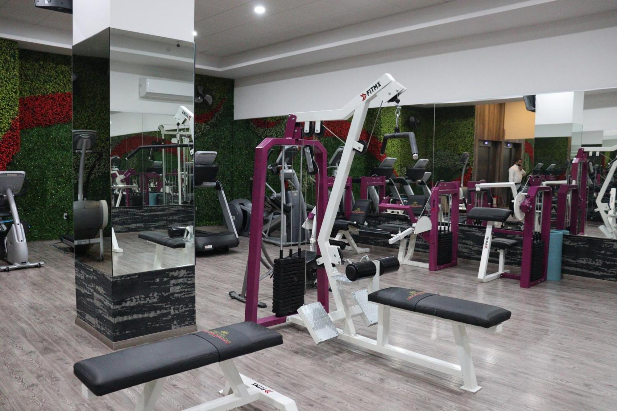 Wyndham Garden Aguascalientes Hotel & Casino Buitenkant foto